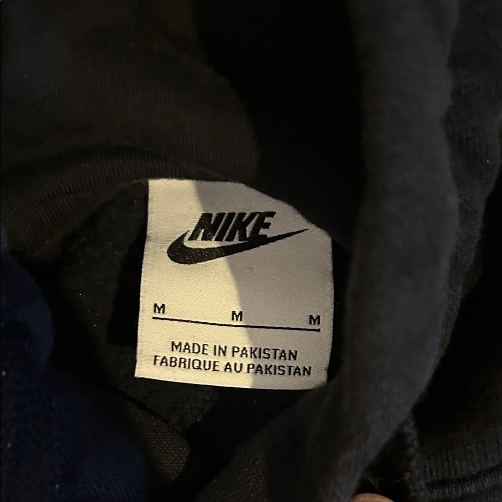 Nike Black and White Men's Hoodie - Picture 2 of 3